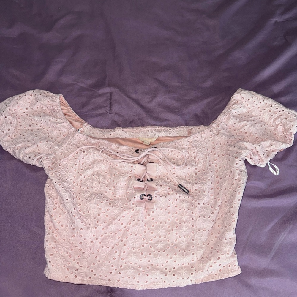 Guess baby pink crop